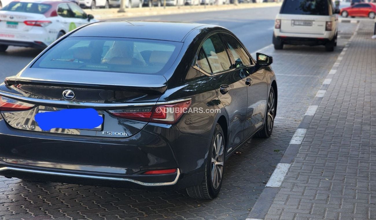 Lexus ES300h Hybrid 2.5L (204 HP)