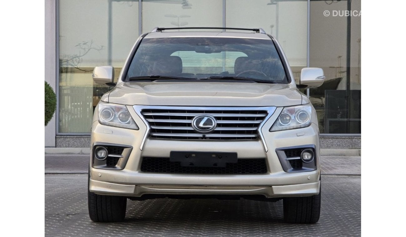 Lexus LX570 Platinum LEXUS LX-570 2014 GCC ORGINAL PAINT // ACCIDENT FREE // PERFECT CONDITION