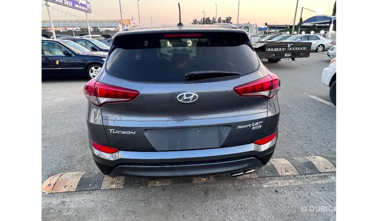 Hyundai Tucson For sale: Hyundai Tucson 1600 Turbo, model 2016, customs papers