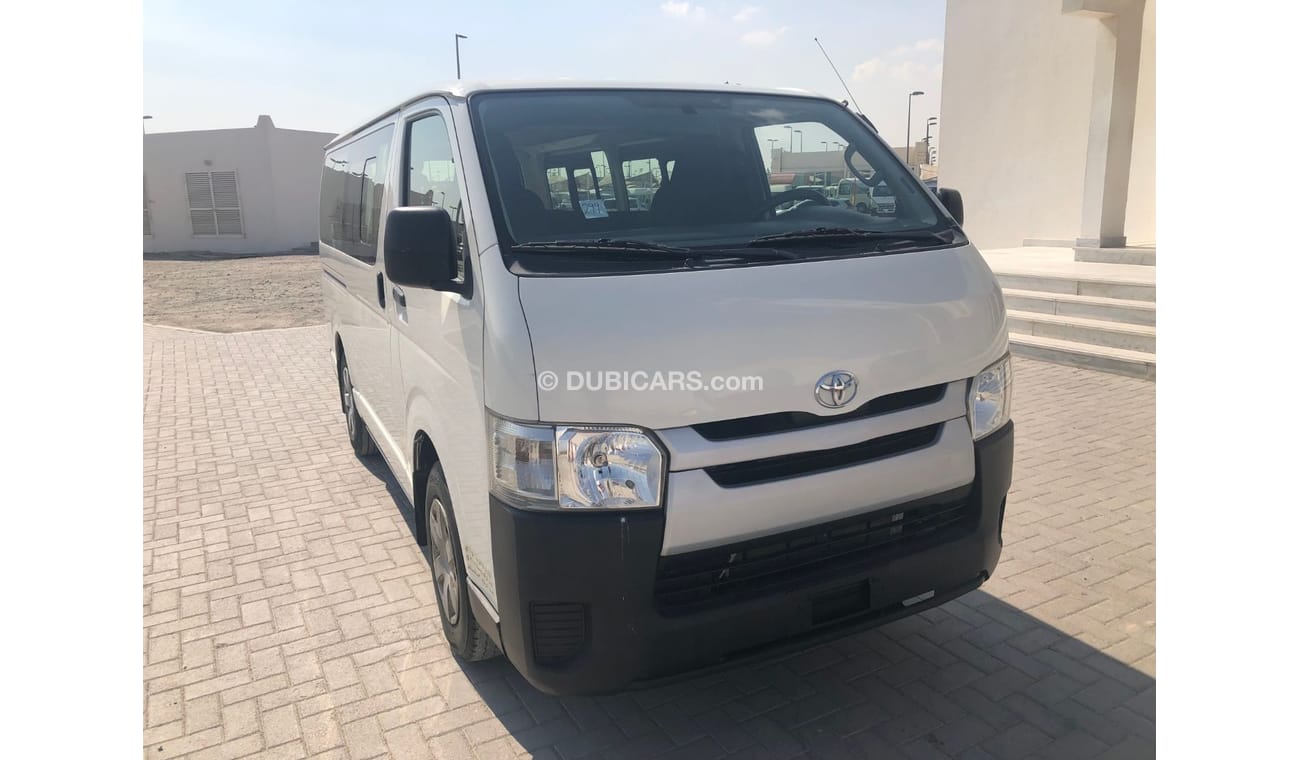 Toyota Hiace Toyota Hiace Bus 13 seater, model:2015. Free of accident