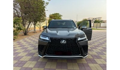 Lexus LX600