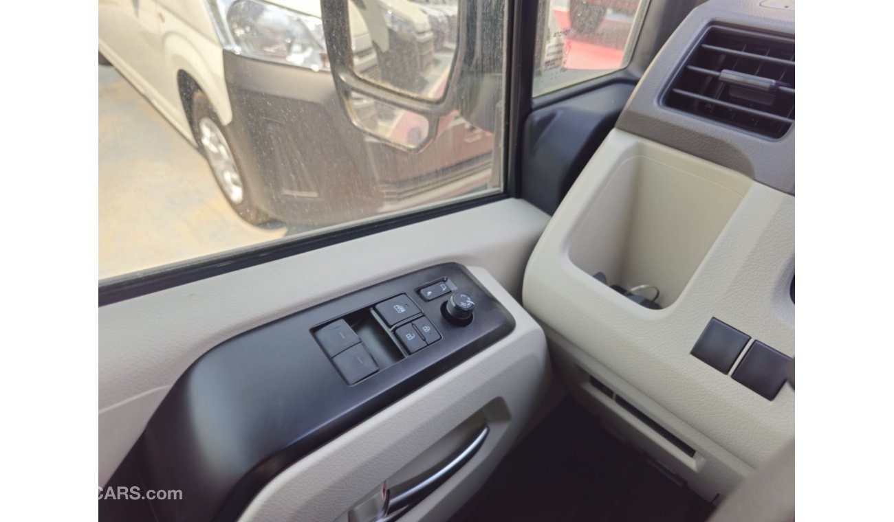 تويوتا هاياس 2024 TOYOTA HIACE 2.8L DIESEL 13 SEATER MANUAL TRANSMISSION