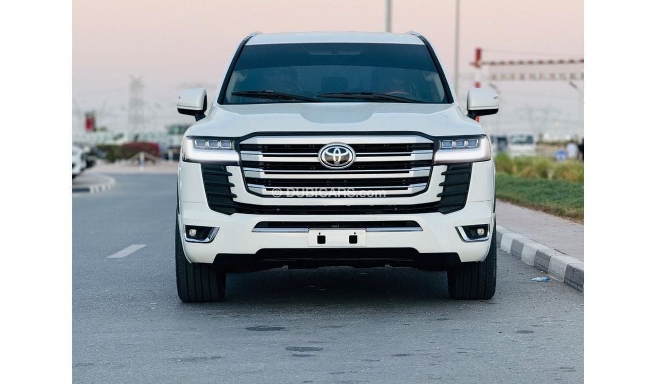 تويوتا لاند كروزر Toyota Land Cruiser 2012 model v6 white color facelift to 2023