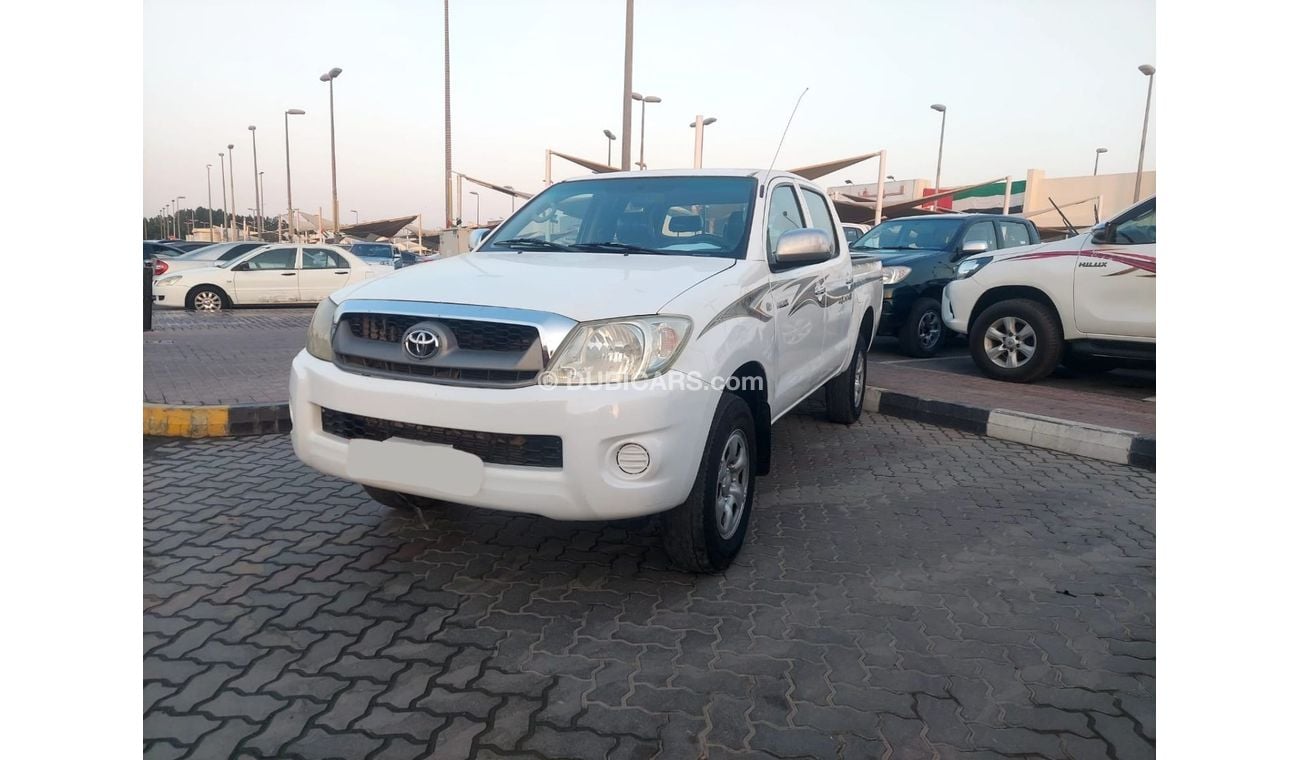 Toyota Hilux DC 2.4L 4WD DIESEL MANUAL TRANSMISSION