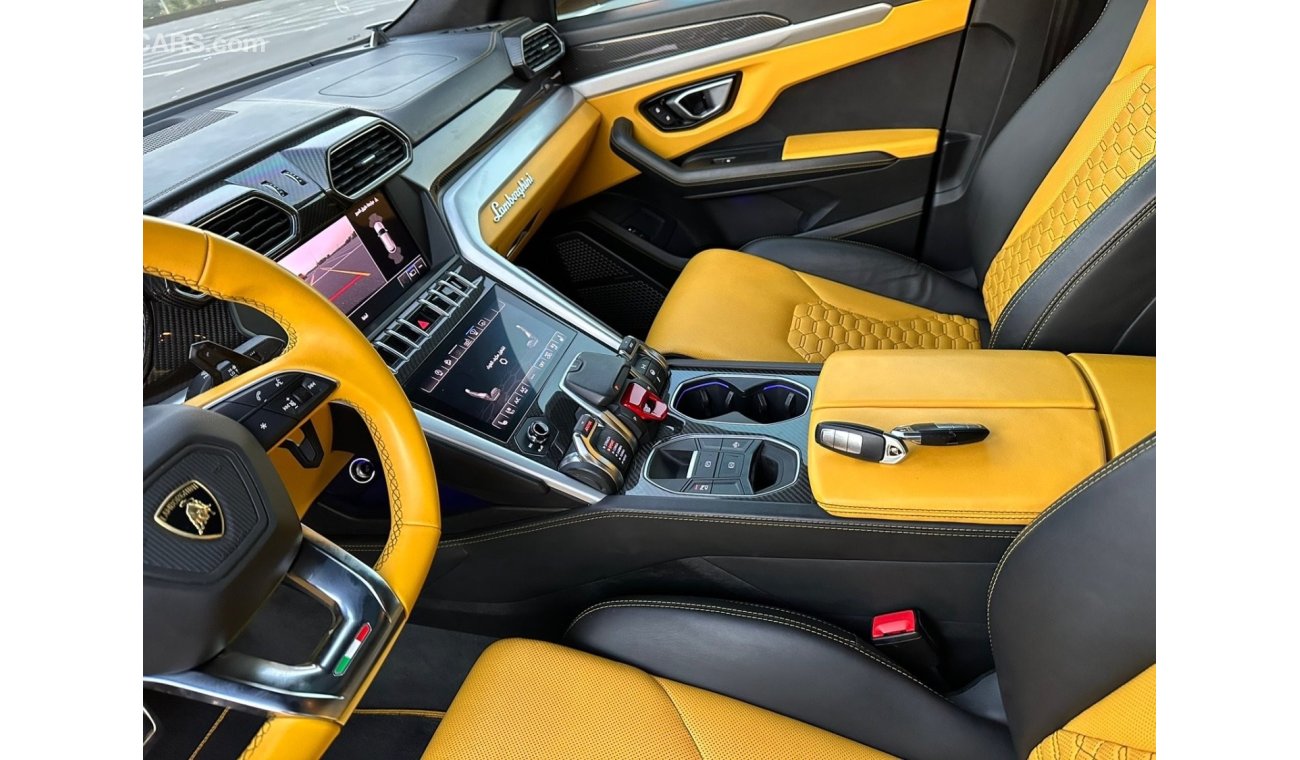 Lamborghini Urus Std Lamborghini Uris 2019 GCC full carbon fibre highest specification 57,000KM  360 camera Car play 