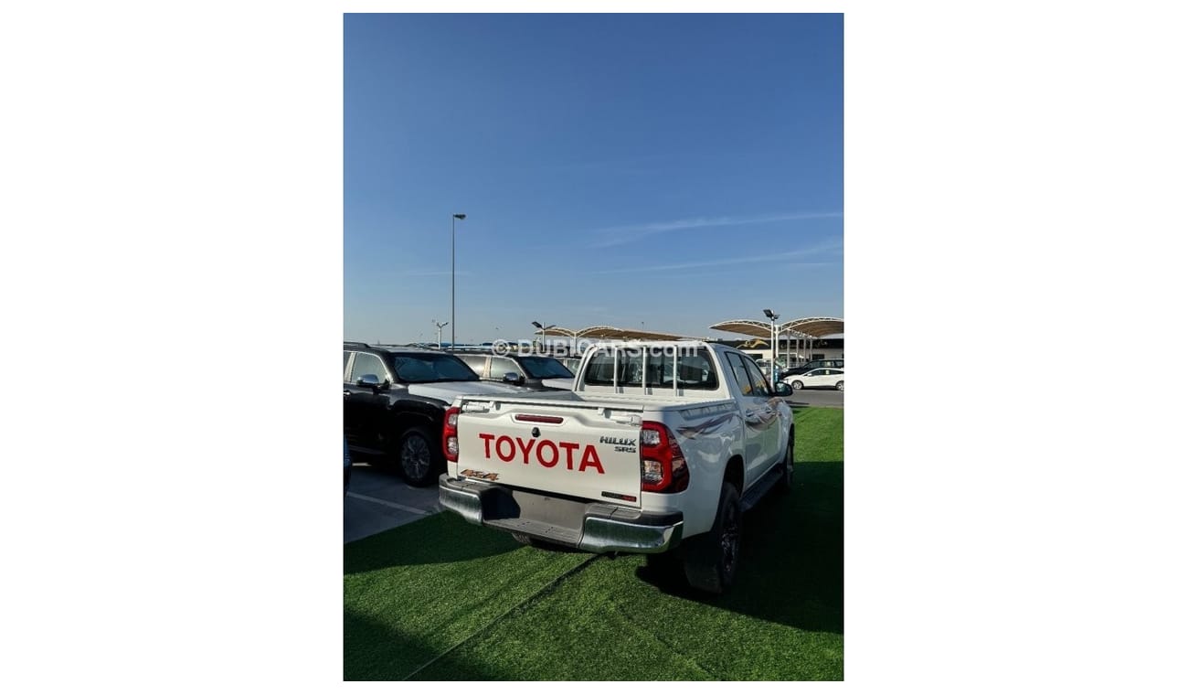 تويوتا هيلوكس Toyota Hilux 2.4 SR5 Full option