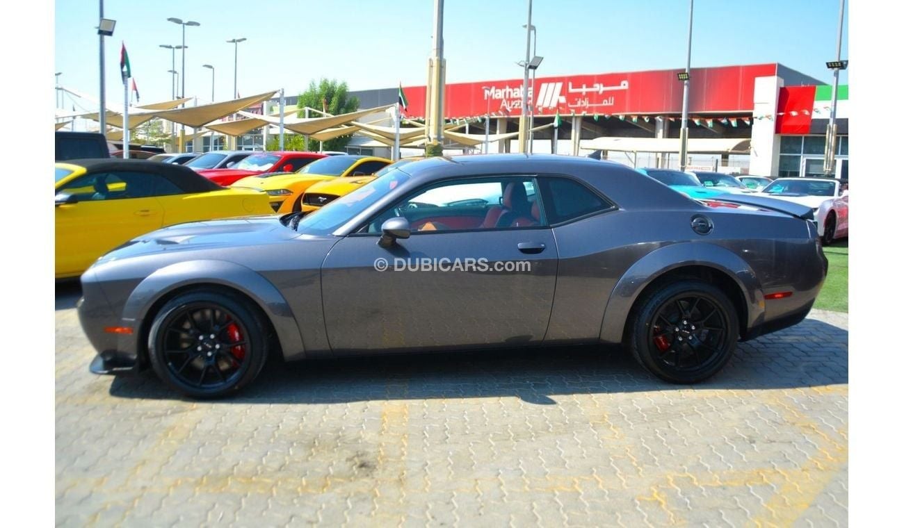 دودج تشالينجر SRT  V8 Scat Pack 6.4L (485 HP)--VERY CLEAN AND GOOD CONDITION