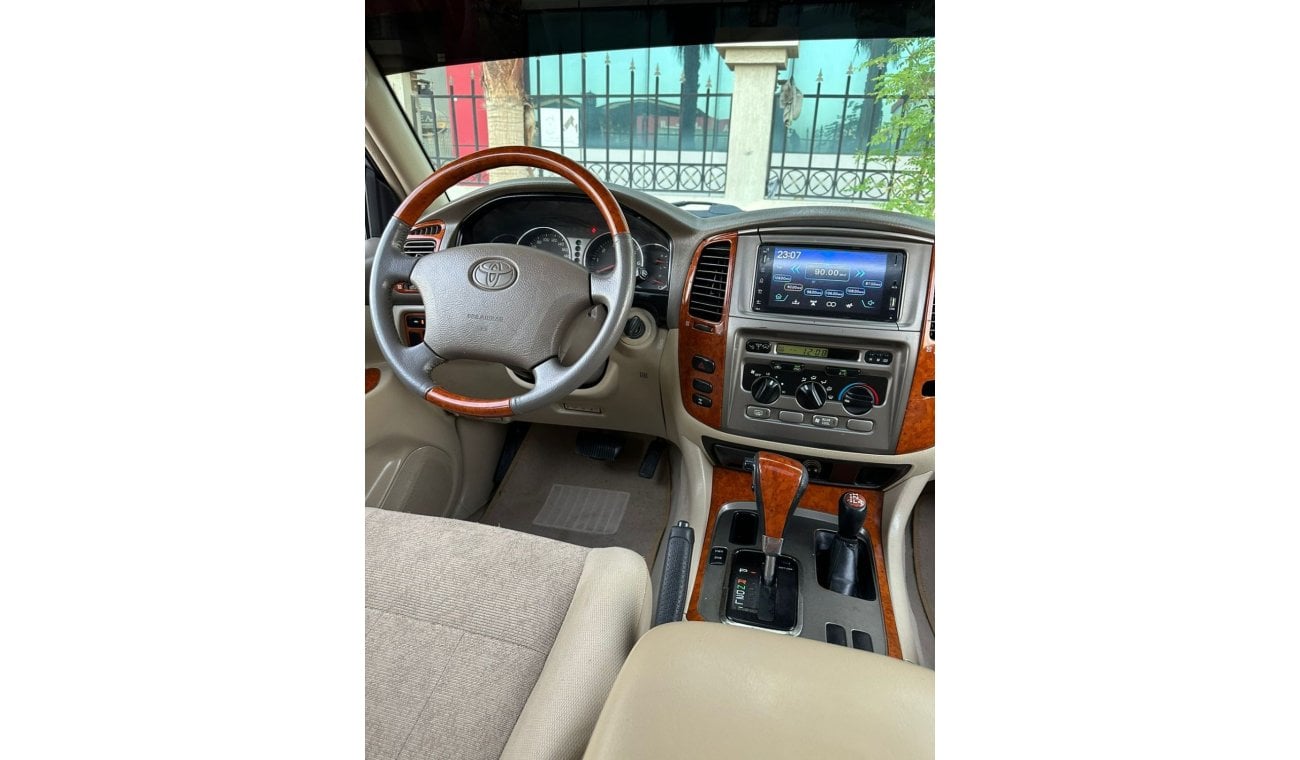 Toyota Land Cruiser تويوتا لاندكروزر GXR V6 خليجي 2005