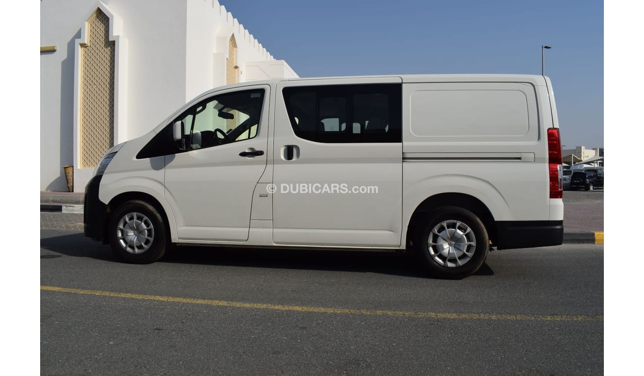 Toyota Hiace GL - Standard Roof Toyota Hiace 3.5 Ltr 6 seater van, model:2020. Excellent condition