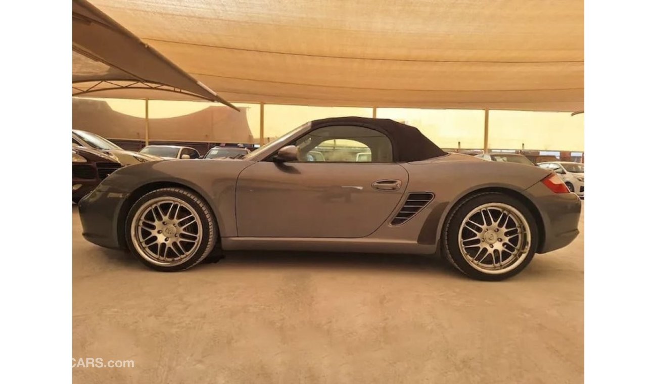 بورش بوكستر PORSCHE BOXSTER 2.7L 2005 CONVERTIBLE LOW MILEAGE IN EXCELLENT CONDITION