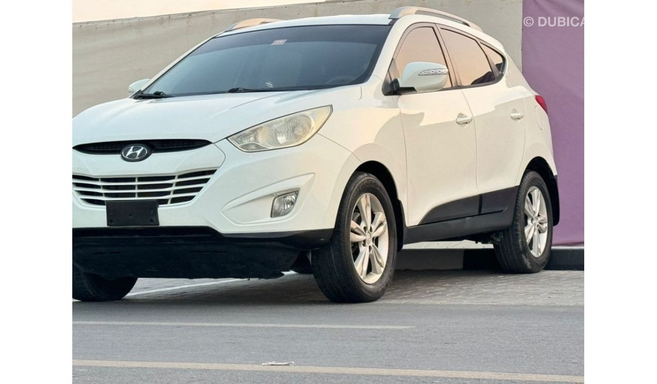 Hyundai Tucson GLS 2.0L In excellent condition and requires no expenses