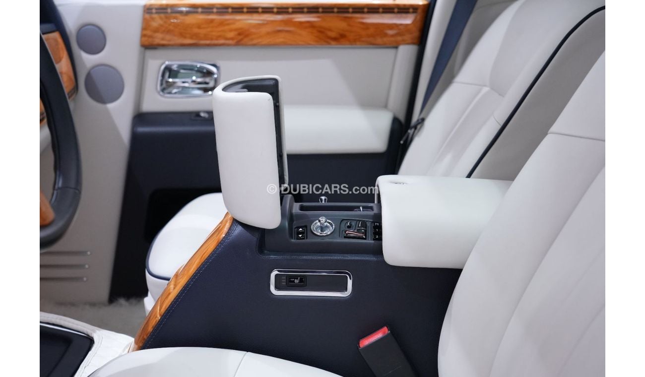 رولز رويس فانتوم Std 6.8L Sedan 2014 ROLLS ROYCE PHANTOM 61000 KM GCC