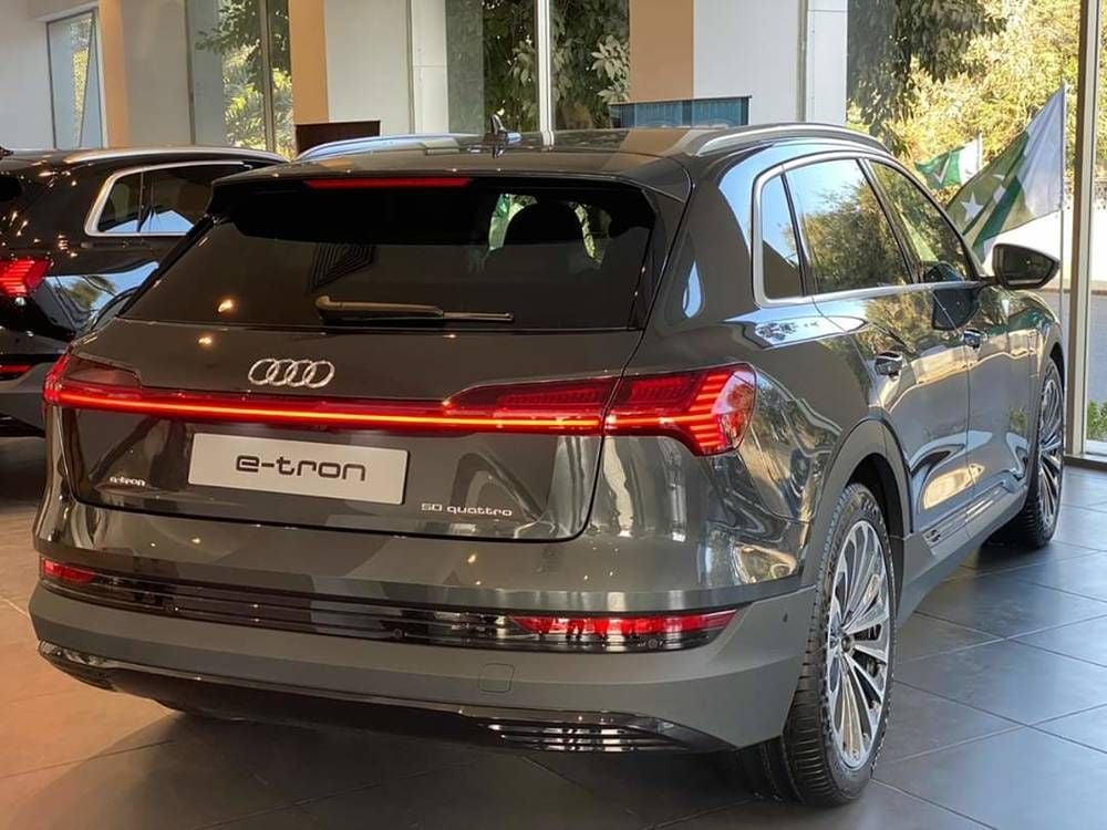 Audi etron exterior - Rear Left Angled