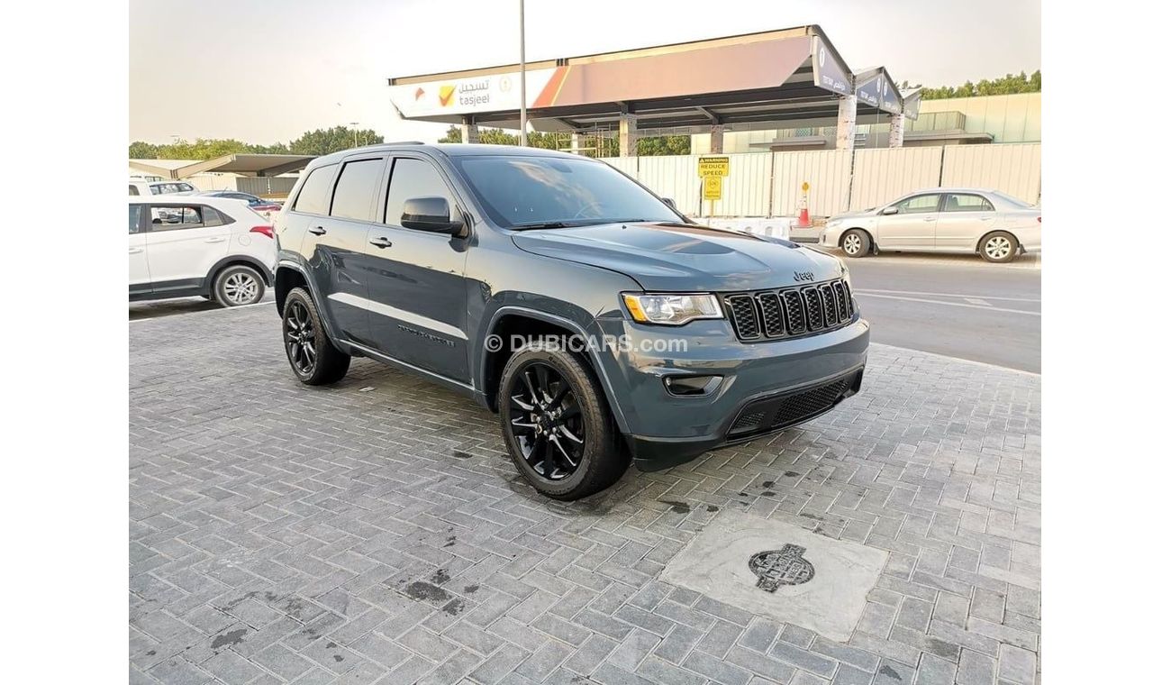 Jeep Grand Cherokee Laredo 3.6L Jeep Grand Cherokee Laredo - 2018 - Dark Grey