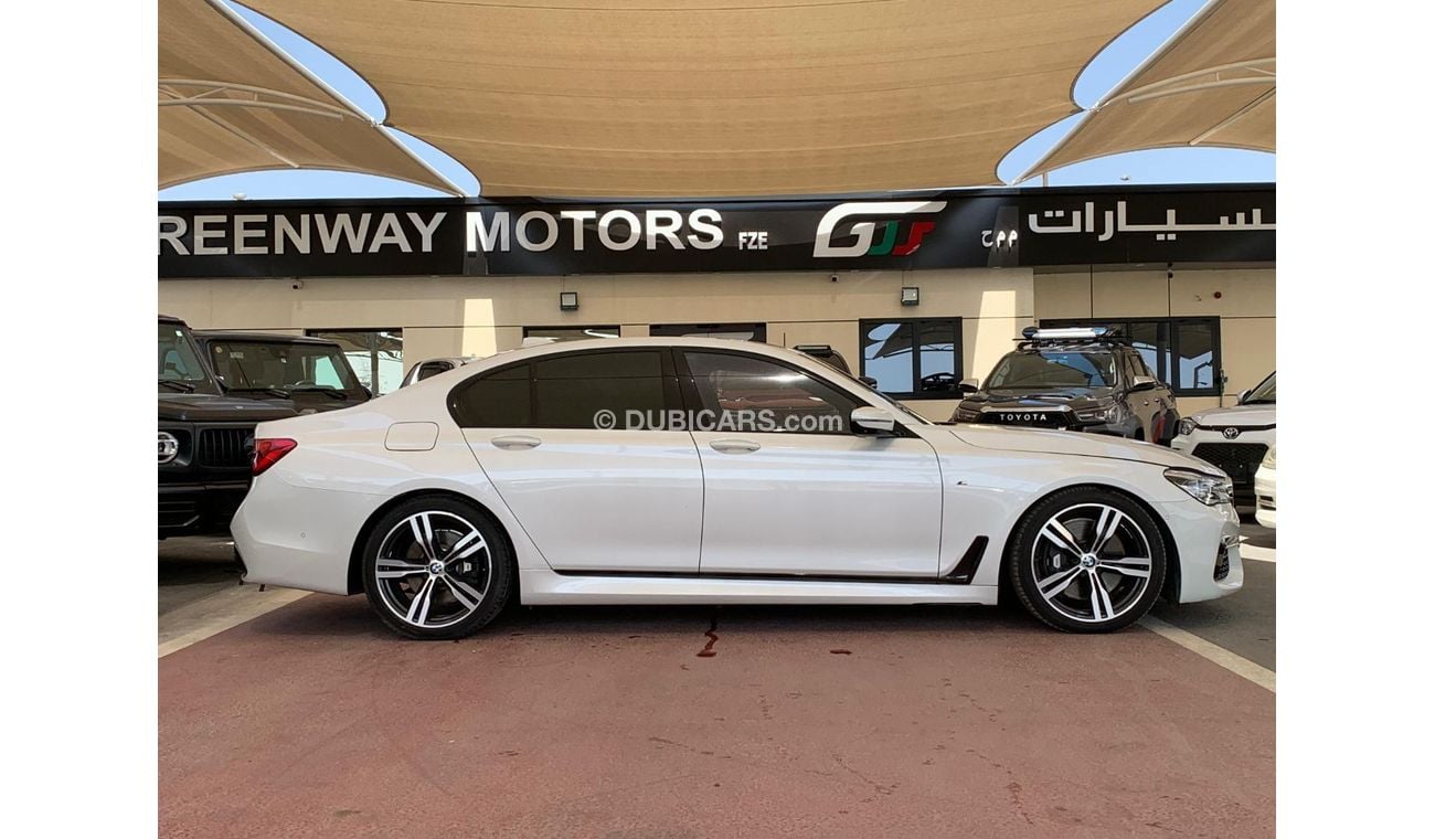 BMW 750Li Luxury 4.4L (443 HP)