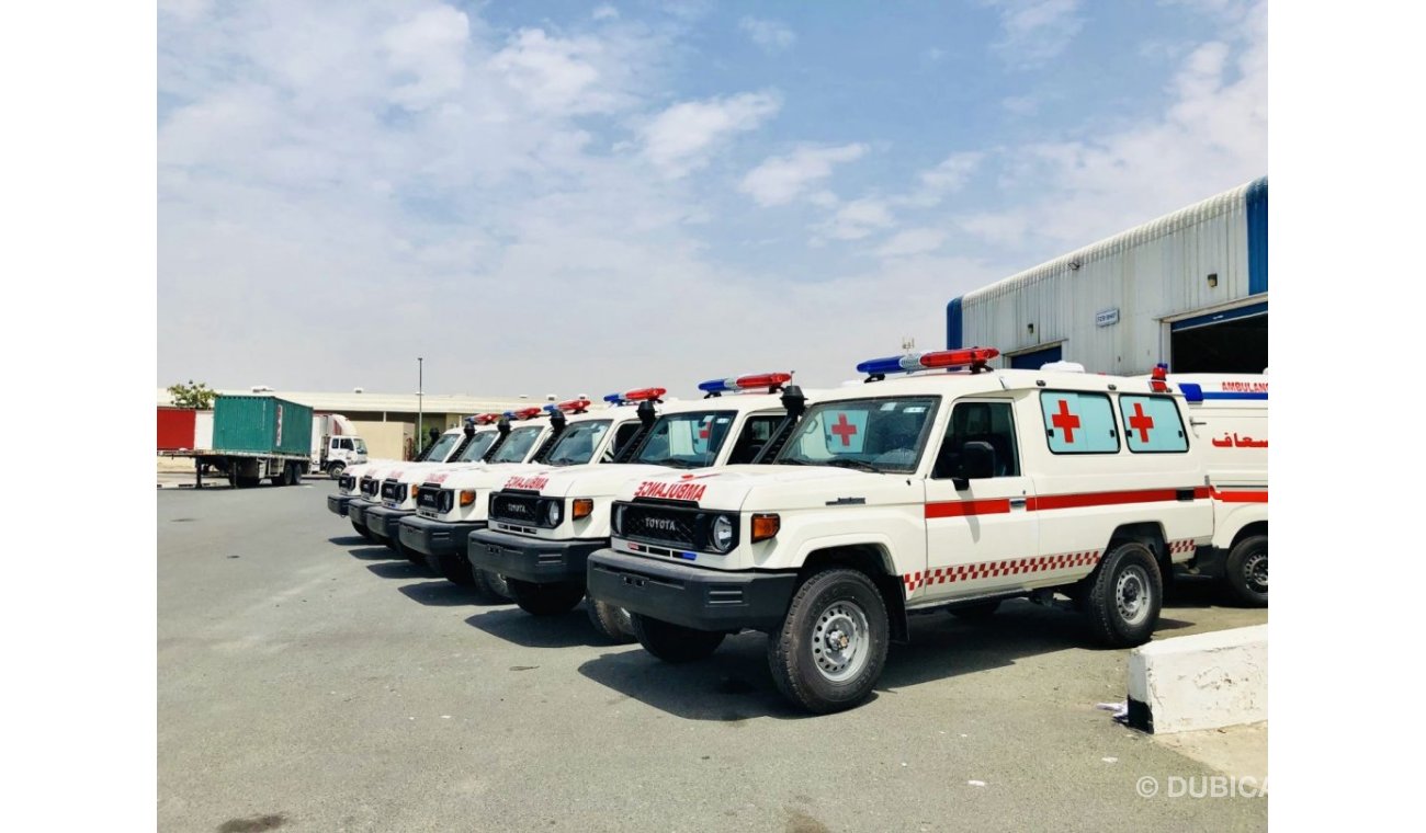 تويوتا لاند كروزر هارد توب 4x4 Ambulance