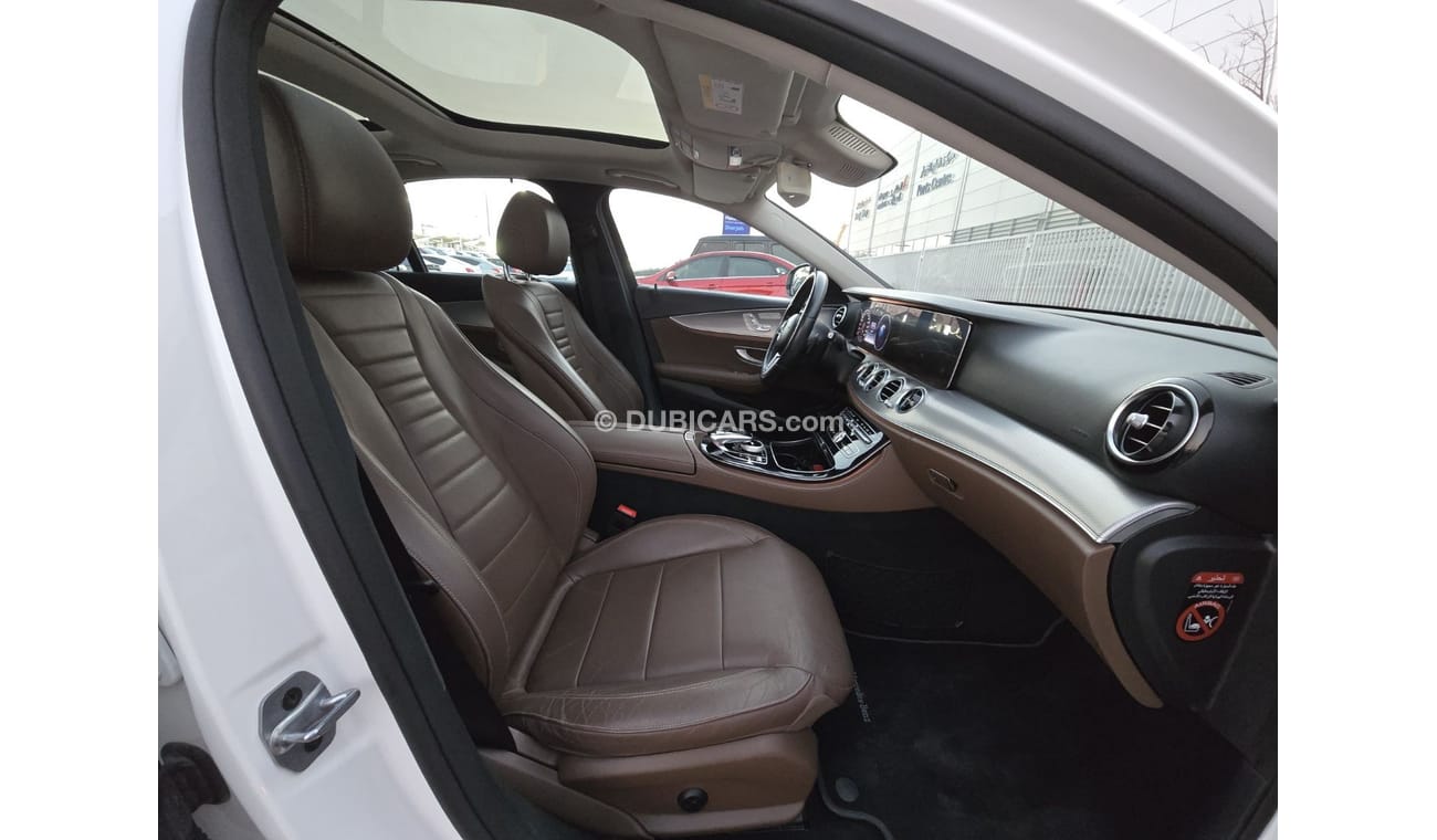 Mercedes-Benz E 350 Std 2.0L MERCEDES E-350 GCC 2019 ORGINAL PAINT // ACCIDENT FREE // FULL OPITION