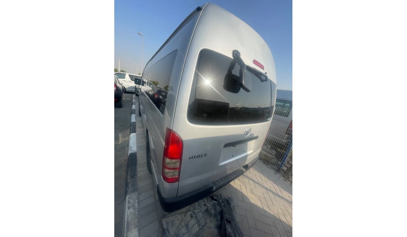 Toyota Hiace Van High Roof