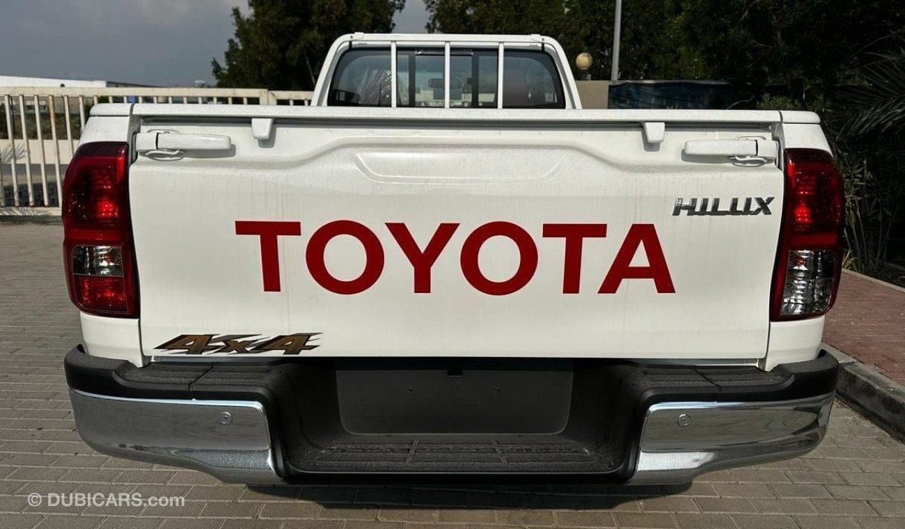 Toyota Hilux 2.7 petrol engine // single cap // 4x4 // model 2024