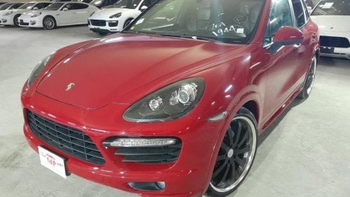 بورش كايان جي تي أس PORSCHE CAYENNE GTS 4.8L 2013, WITH GTS INTERIOR PACKAGE, SPORTS CHRONO PACKAGE AND MORE..