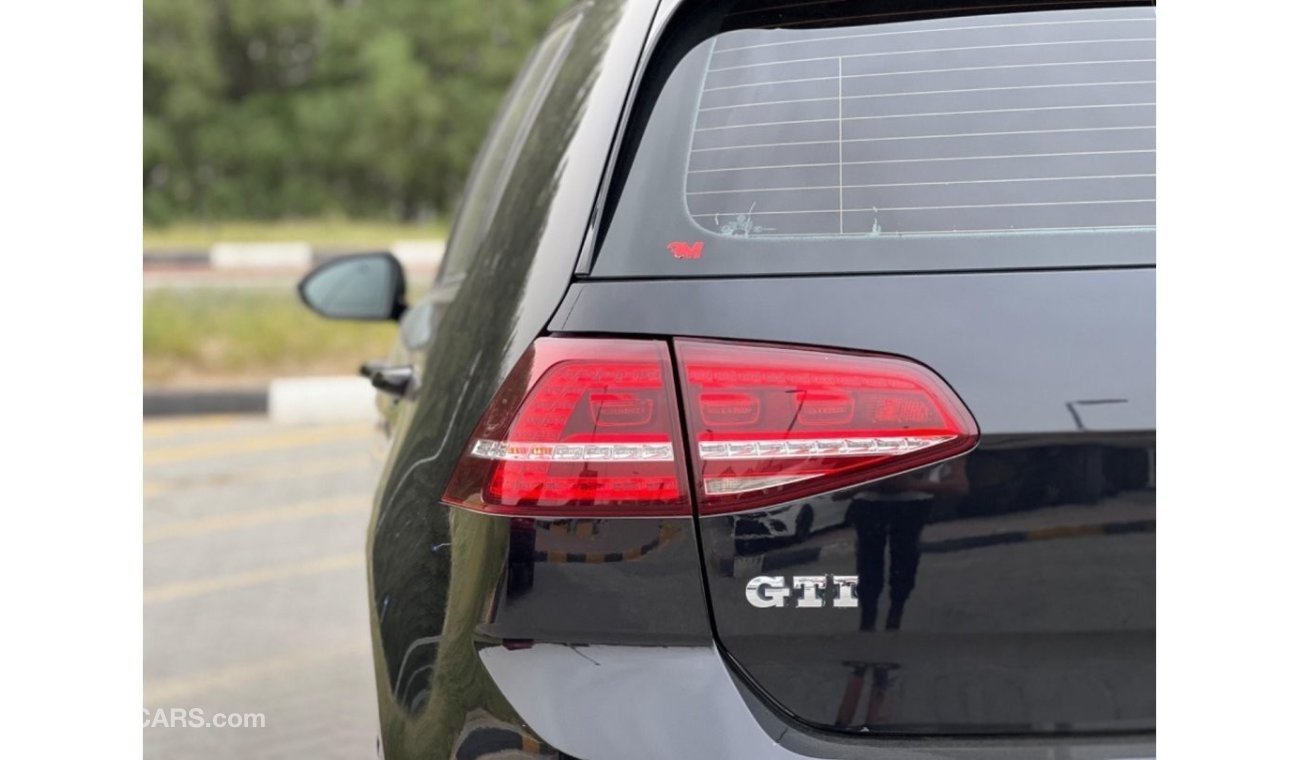 فولكس واجن جولف GTI