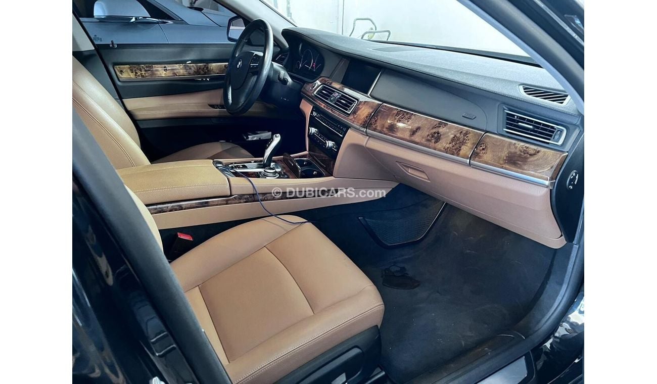 بي أم دبليو 730Li Executive 3.0L