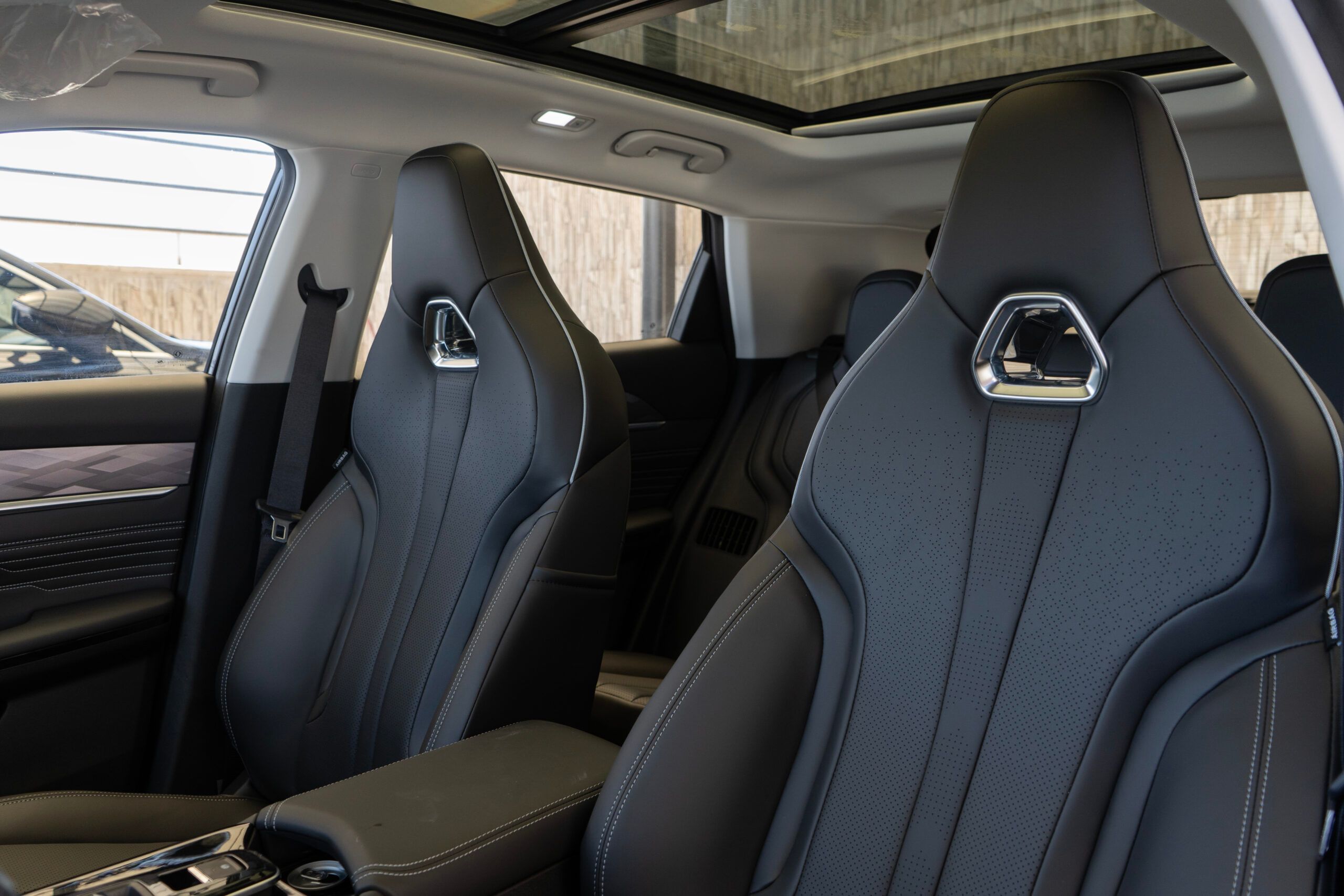 دونج فينج ماتشج interior - Seats