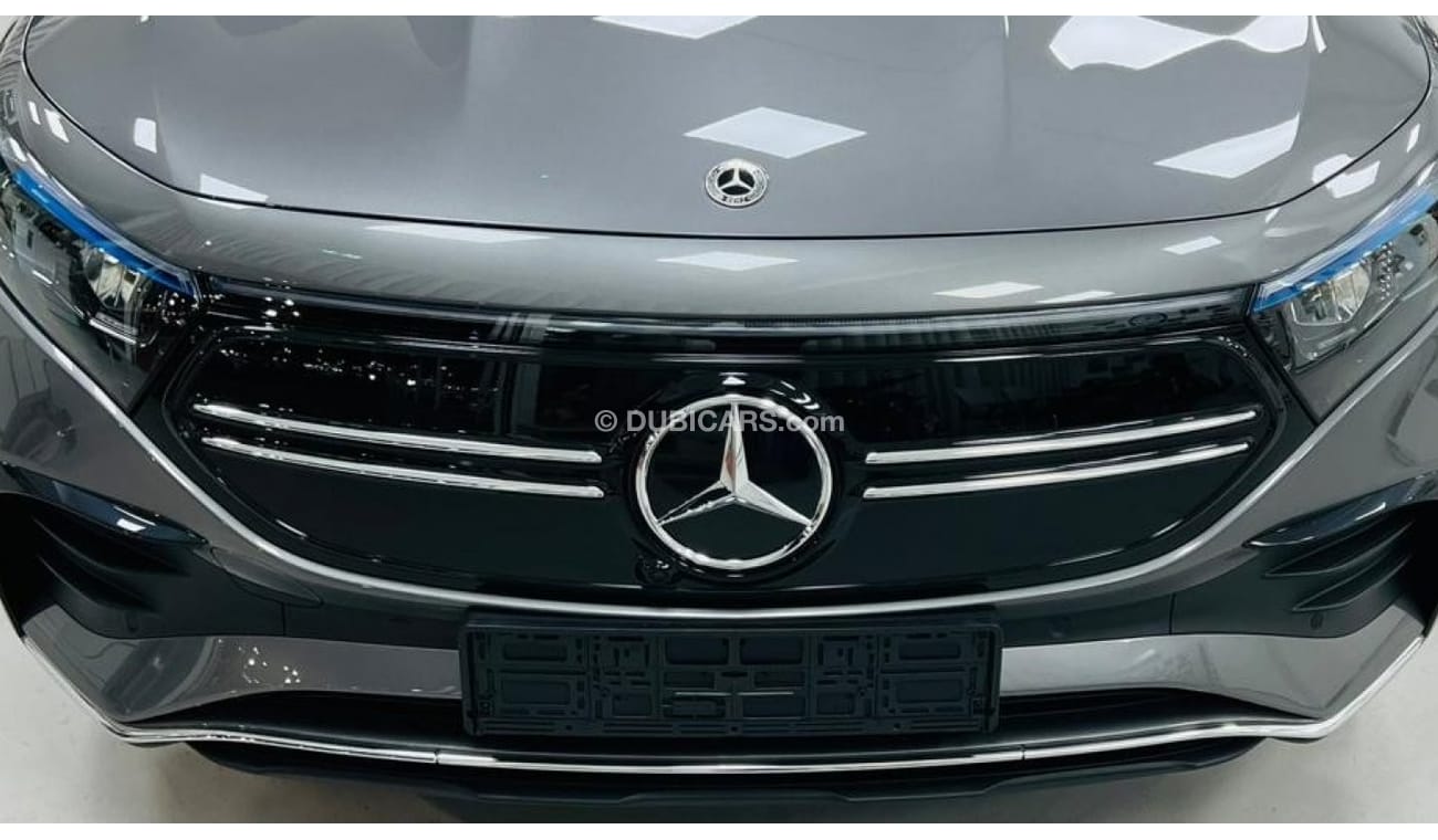 مرسيدس بنز EQB 300 4 MATIC .. Perfect Condition .. Top Range