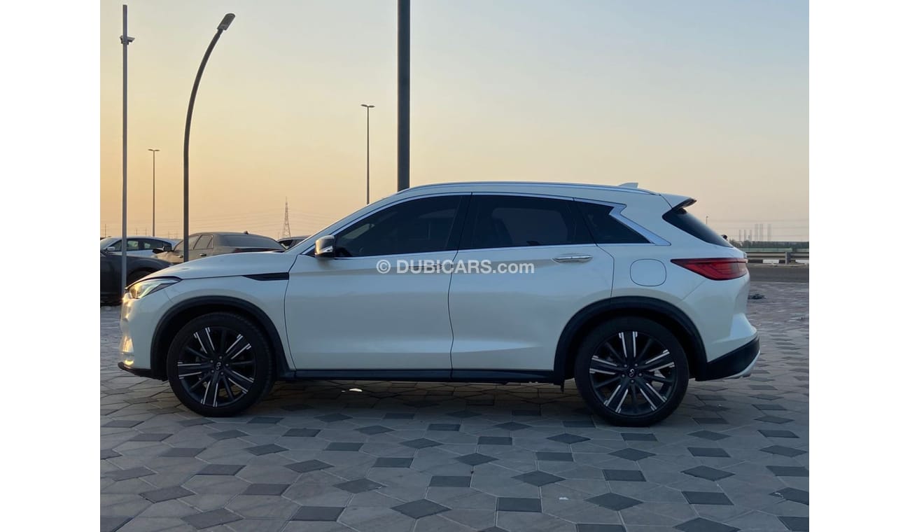 إنفينيتي QX50 Luxury 2.0L RWD