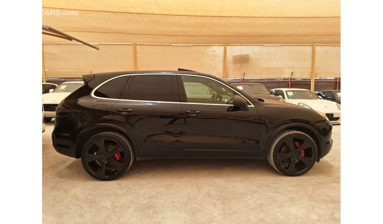 بورش كايان PORSCHE CAYENNE S 4.8L 2011 WITH SUNROOF, REAR FLIPDOWN MONITOR, DRIVE RECORDER AND 22 INCH ALLOYS