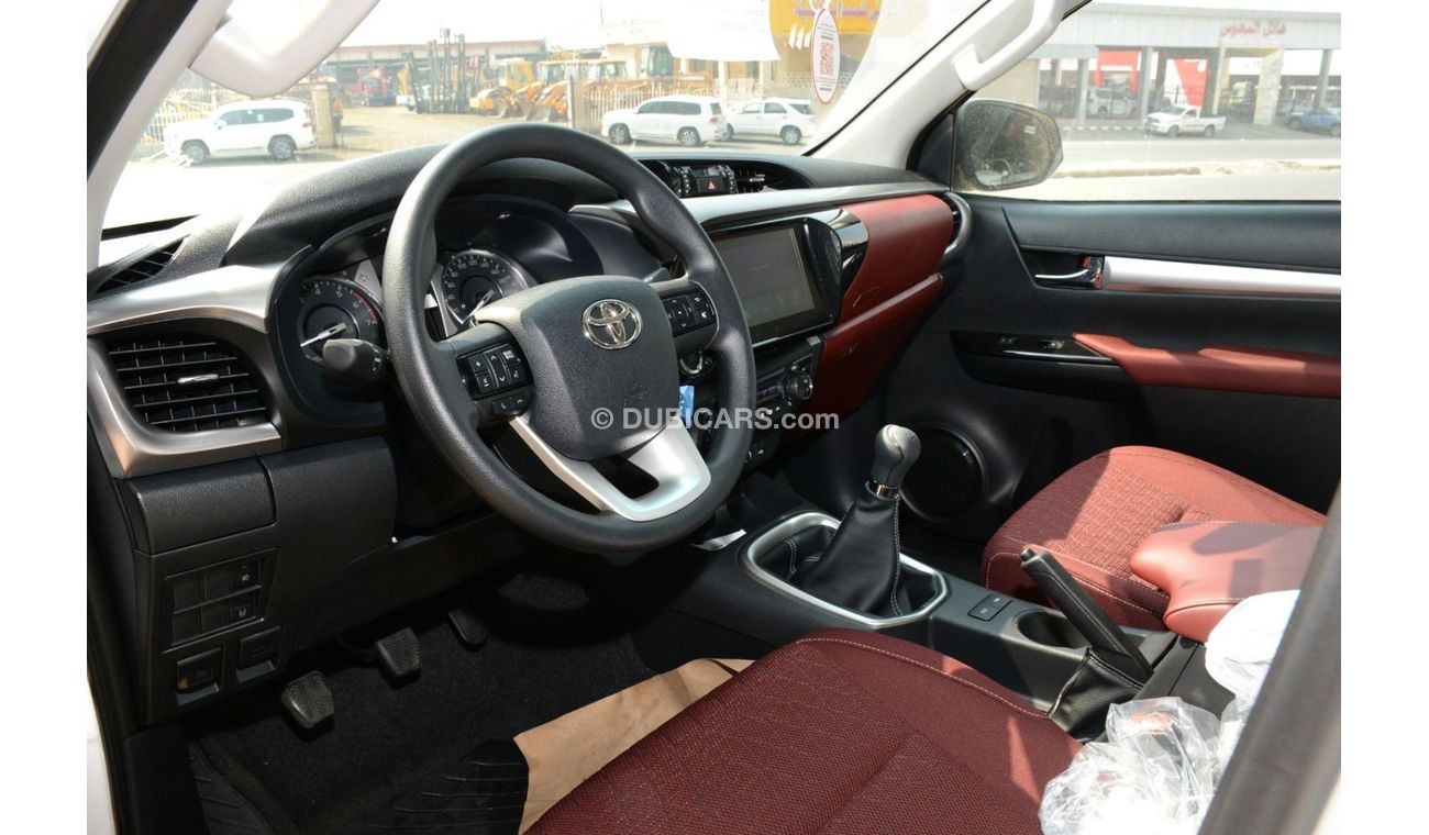 تويوتا هيلوكس 2025 Toyota Hilux 4x4 2.7L petrol AT with cooled seats Full option GCC Specs