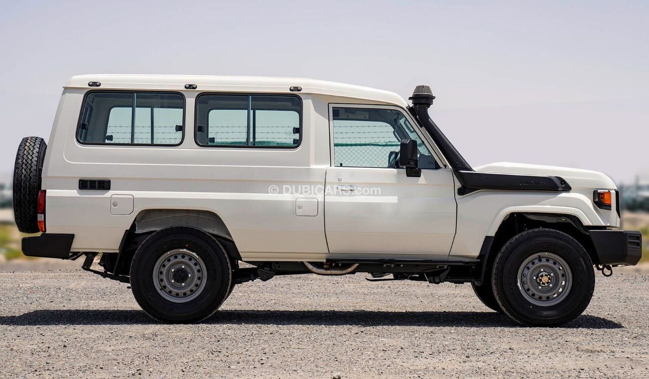 تويوتا لاند كروزر هارد توب LC78 2.8L AT DIESEL 3DOOR 2024