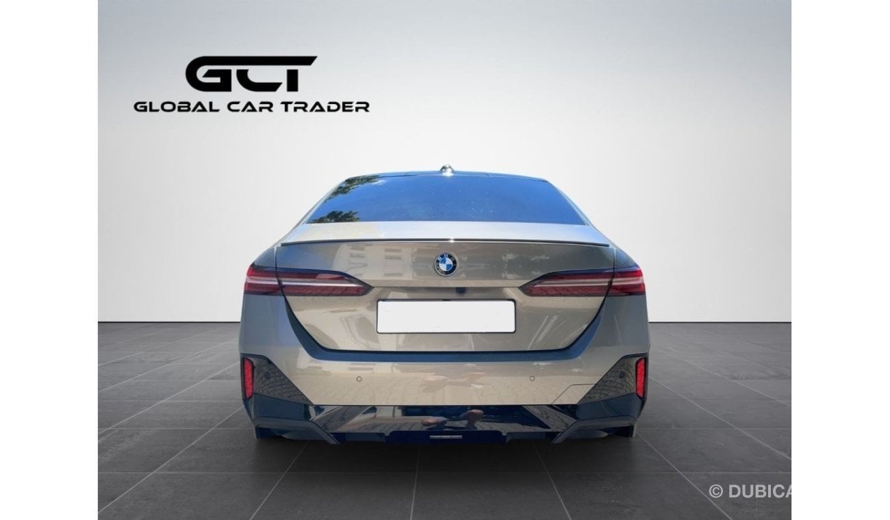 BMW 520i M Sport FACELIFT*PANO*H&K*I-GLOW*CARBON*21"