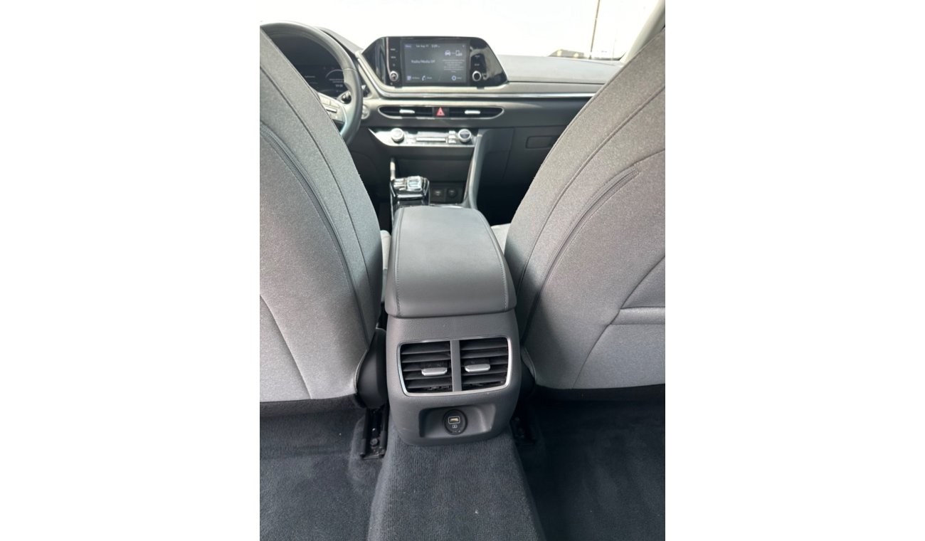 Hyundai Sonata GLS Hyundai Sonata 2020 with a 2.5 engine, keyless entry, the car is in good condition and is waitin