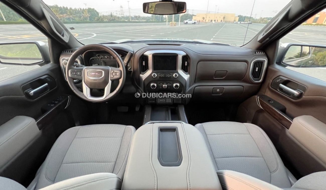 Used GMC Sierra 2021 for sale in Dubai - 543899