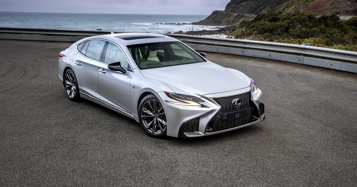 Lexus LS460 exterior - Front Right Angled