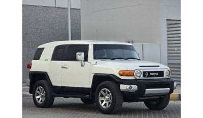 تويوتا إف جي كروزر TOYOTA FJ GXR 2015 GCC GOOD CONDITION INSIDE OUT SIDE