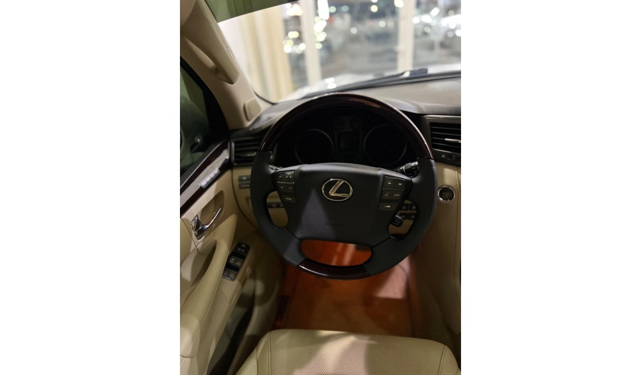 Lexus LX570