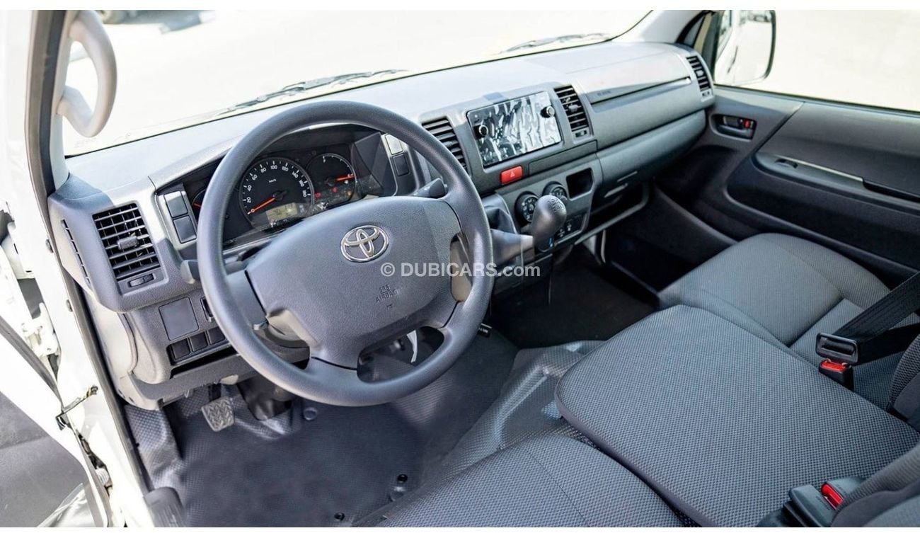 تويوتا هاياس TOYOTA HIACE STD 2.5D MT 15 SEATER MY2024 – WHITE