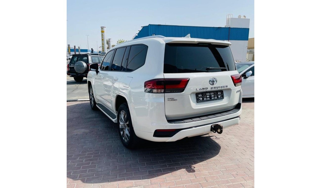 Toyota Land Cruiser TOYOTA LANDCRUISER GXR 3.5 TWINTURBO SERVICE CONTRACT 80000KM 4 YEARS WARRANTY FROM ALFUTTAIM