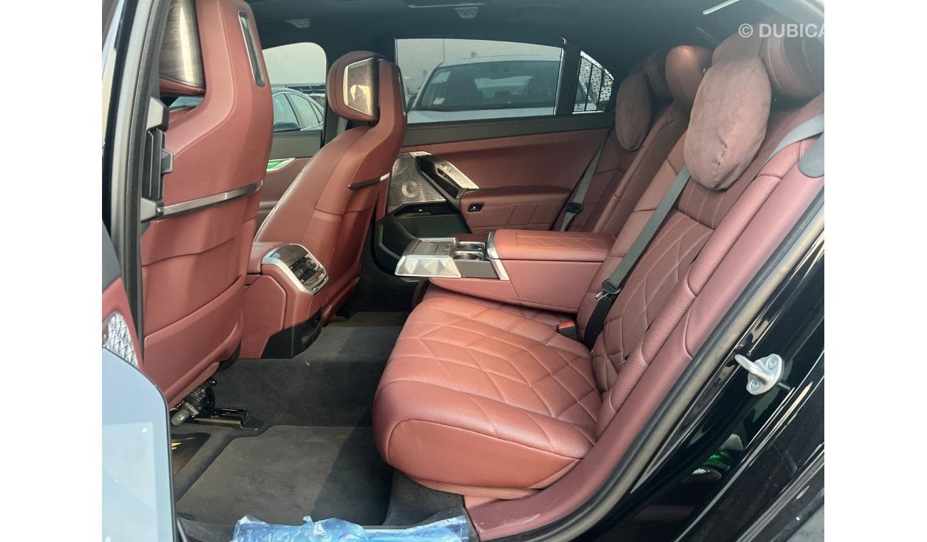 بي أم دبليو 740Li BMW 740Li 740I M KIT 2023 GCC