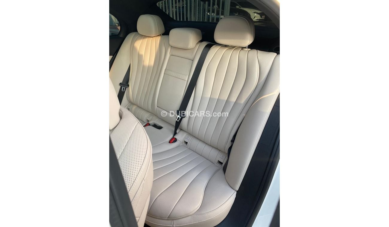 Mercedes-Benz E300 MERCEDES E300/4CYLD/KOREA SPECS/ACCIDENT FREE/PAINT FREE//BRAND NEW/LOW MIELAGE /2.0L TURBO 9G TRION