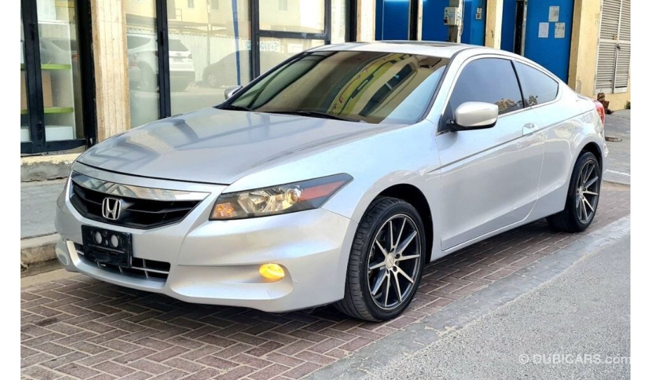 Honda Accord Honda accord  gcc  2012 coupe with sunroof