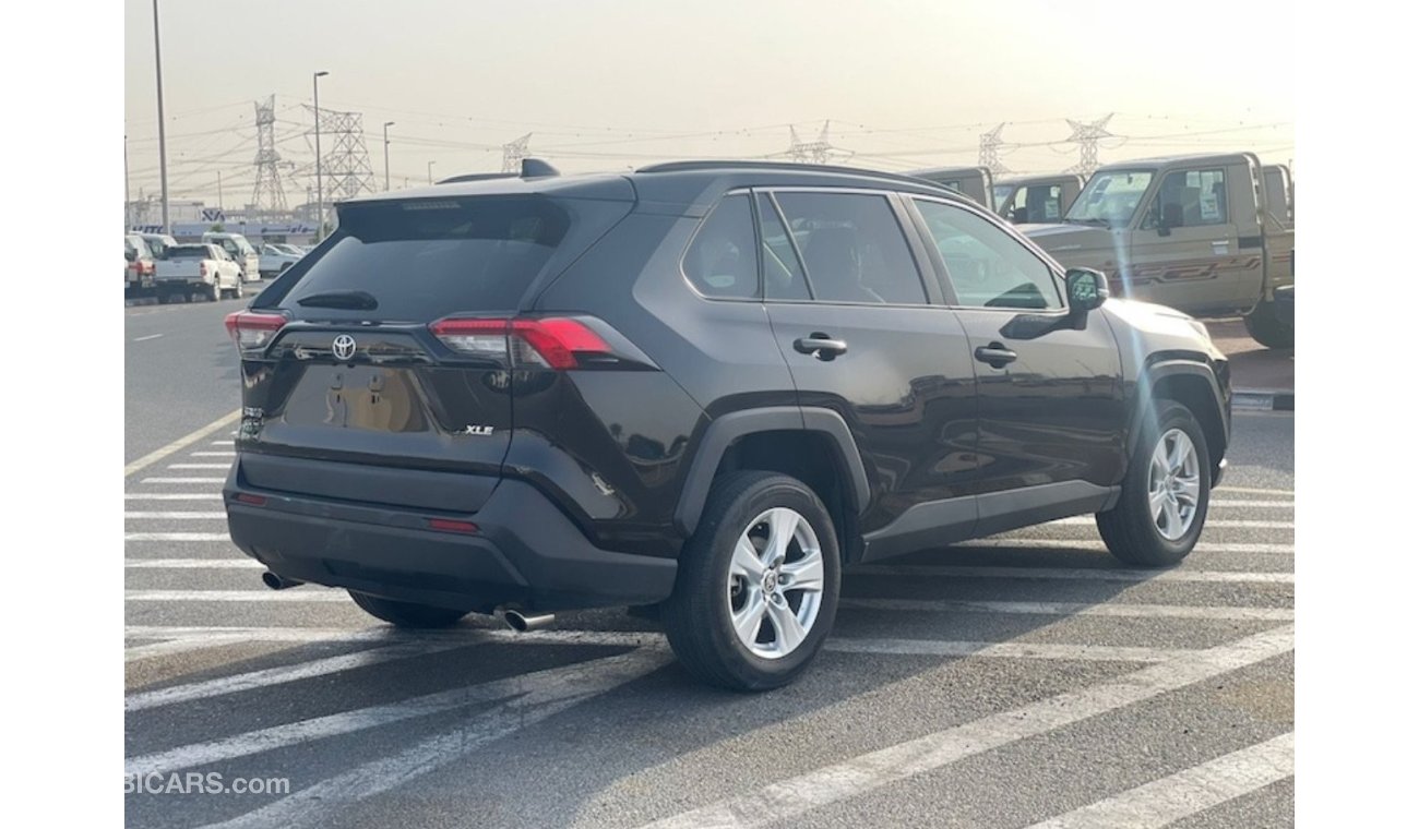 تويوتا راف ٤ Toyota RAV4 2021 XLE 2.5 V4  petrol Left hand drive