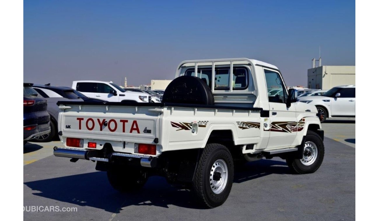 تويوتا لاند كروزر بيك آب Single Cab DLX 2.8L Turbo Diesel 4WD Automatic