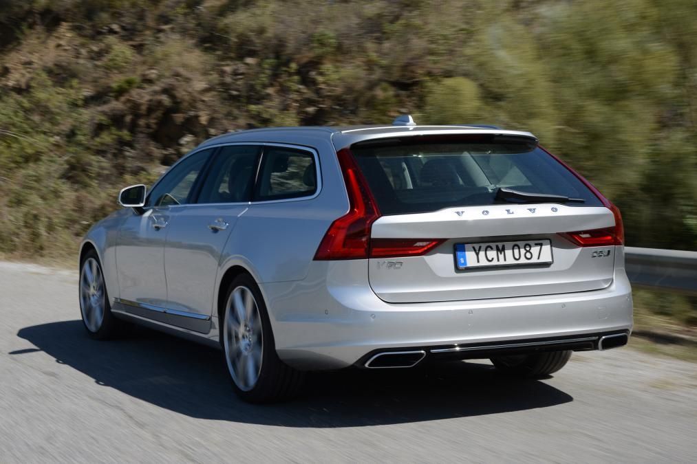 فولفو V90 exterior - Rear Right Angled