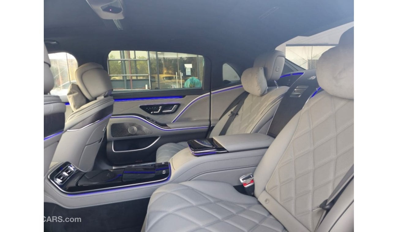 مرسيدس بنز S580 Maybach 2023 - 1650KM only - Fully Loaded - Euro Spec