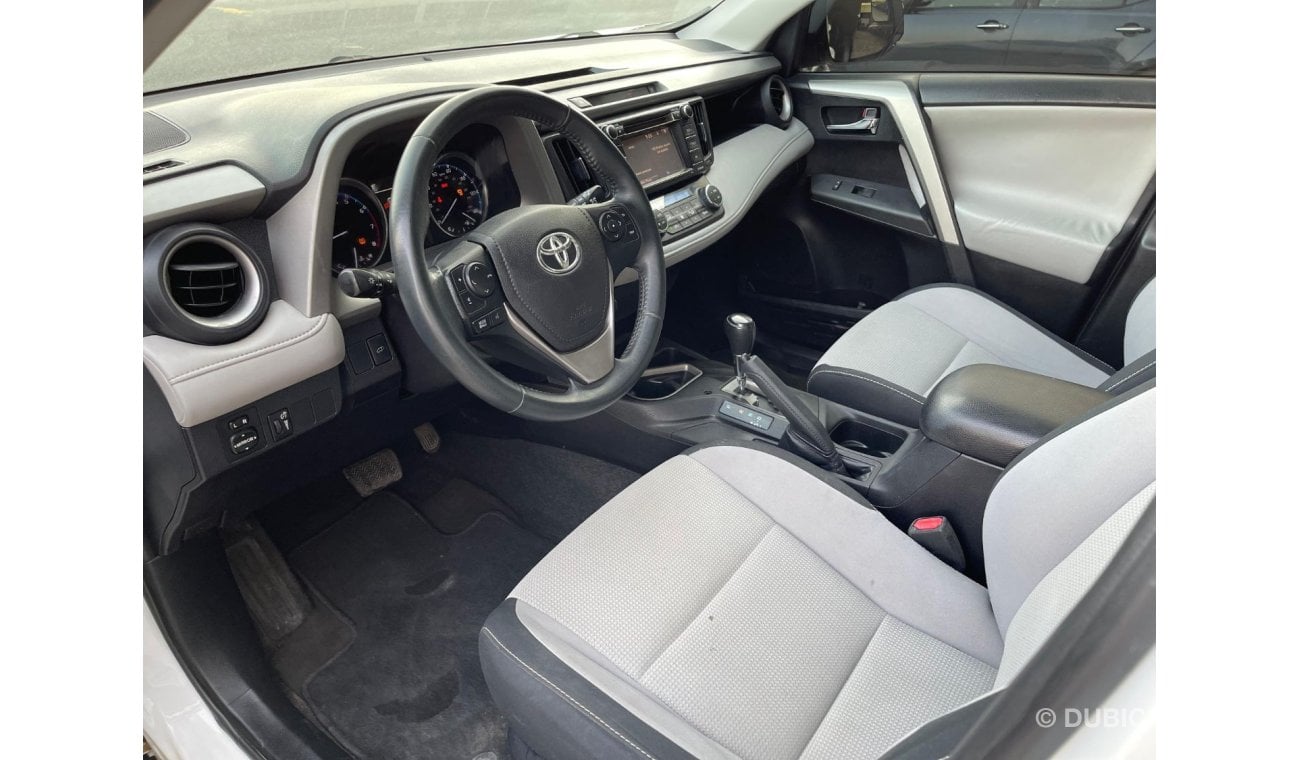 Toyota RAV4 XLE / FULL OPTIONS / FULL SERVICED / IN PERFECT CONDITION