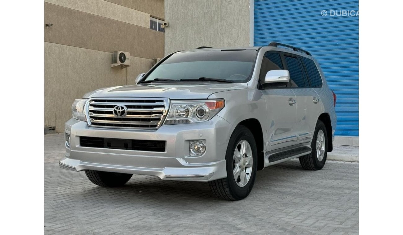 Toyota Land Cruiser تويوتا لاندكروزر GXR V8 خليجي 2012 محول 2015