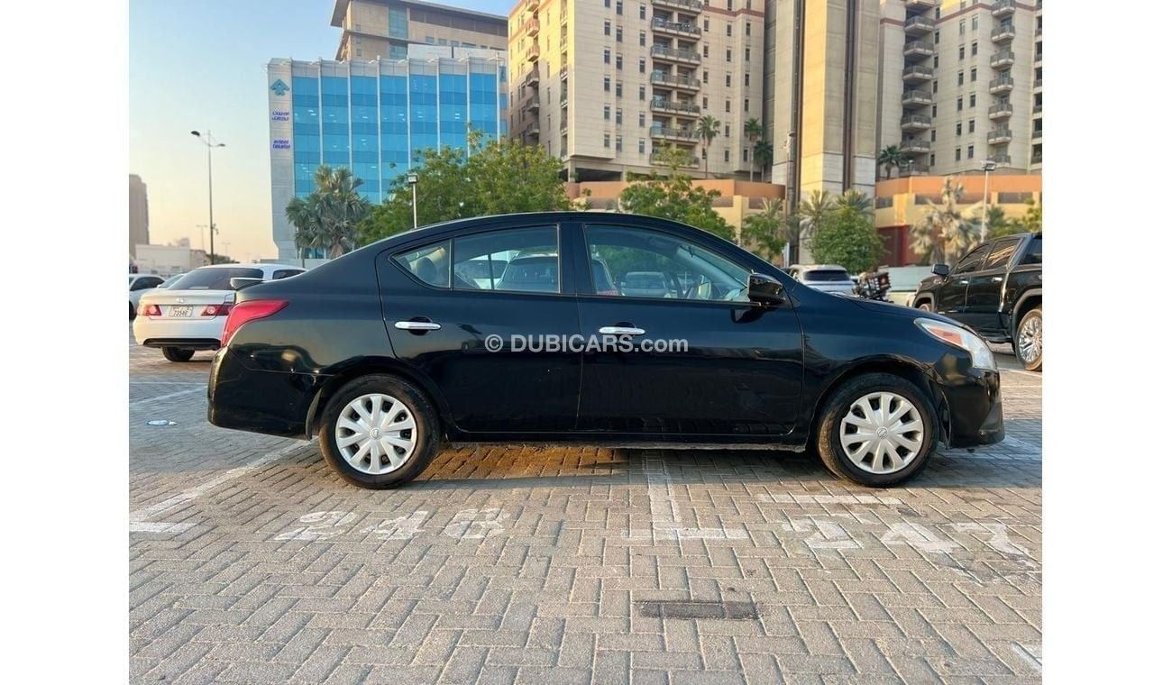 نيسان فيرسا Very clean car